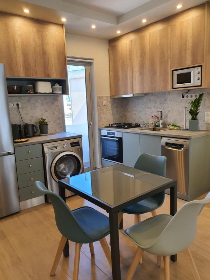Tony'S Suite With Parking Атина Екстериор снимка