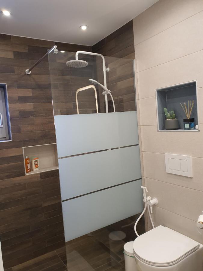 Tony'S Suite With Parking Атина Екстериор снимка