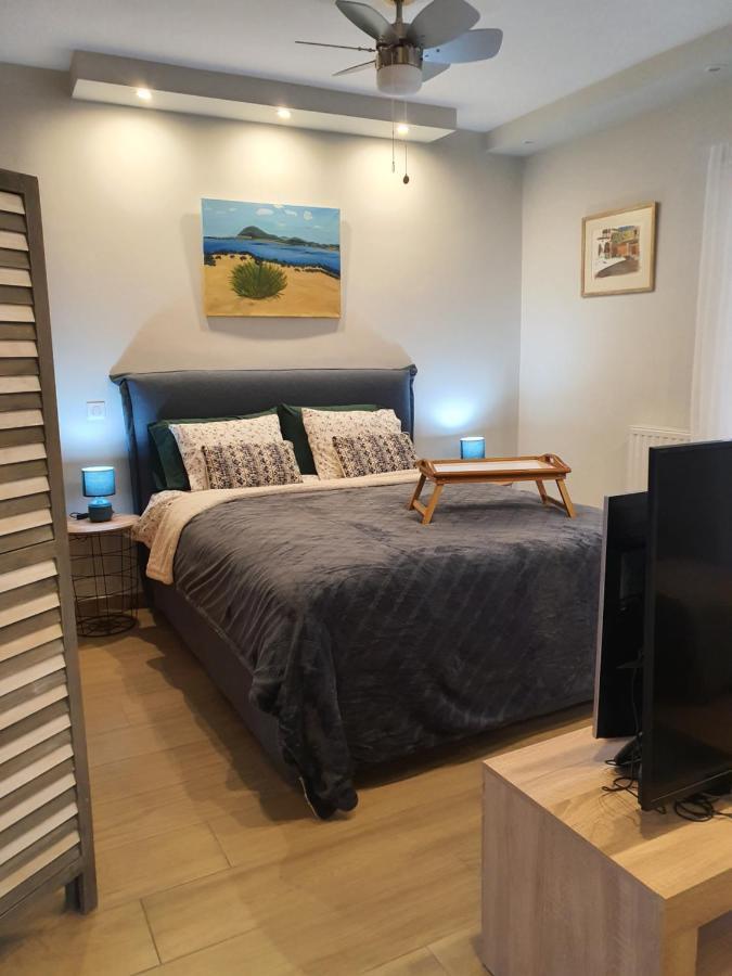 Tony'S Suite With Parking Атина Екстериор снимка